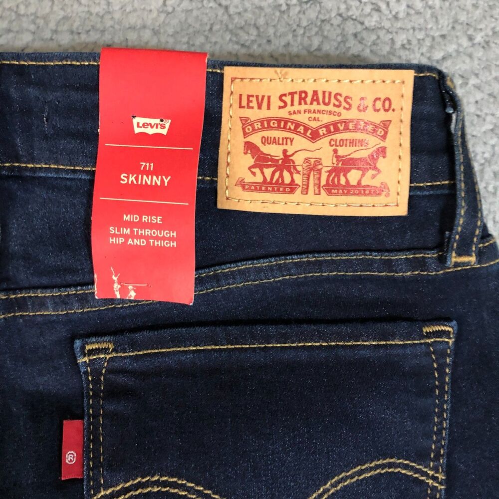 Levi Jeans Women 27x30 Blue Minimalist Preppy Denim 711 Skinny Dark Wash Classic - Picture 7 of 10